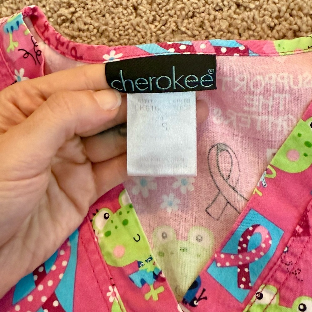 Size small Scrubs - Picture 5 of 13
